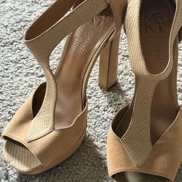 MR KT tan heels - Picture 2 of 9